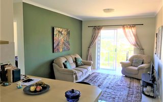 2 Bedroom Apartment in Sir Lowrys Pass