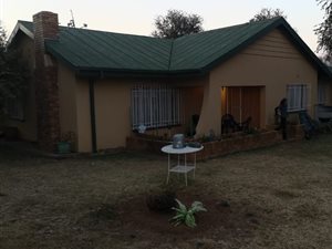 3 Bed House in Songloed