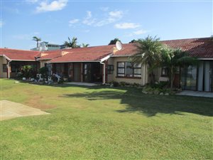 2 Bed Apartment in Port Edward