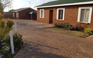 2 Bedroom Townhouse in Bendor