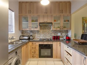 2 Bed Apartment in Constantia Kloof