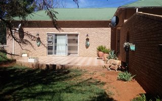4.4 ha Farm in Roodewal and surrounds