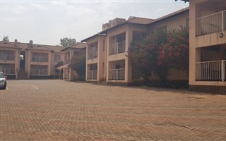 2 Bedroom Apartment in Rensburg