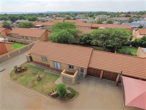 3 Bed Simplex in Rooihuiskraal North