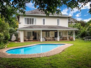 4 Bed Townhouse in Kloof