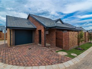 2 Bedroom Simplex in Silver Stream