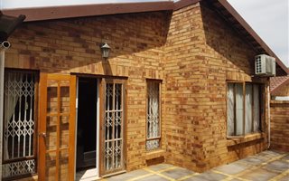 3 Bedroom Townhouse in Doonside