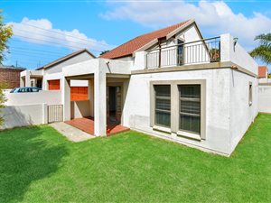 3 Bed Townhouse in Sunninghill