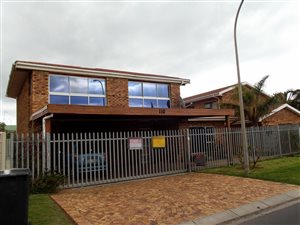 3 Bed House in Gordons Bay Central