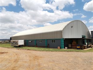 875 m² Industrial space in Rosslyn