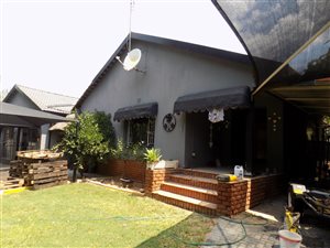 3 Bed House in Geelhoutpark