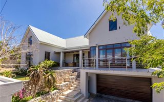 6 Bedroom House in Courtrai