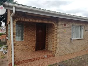 4 Bed House in Whetstone
