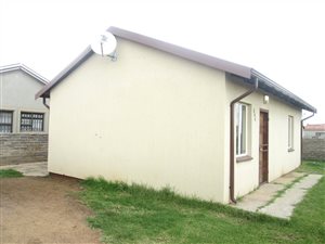 2 Bed House in Golden Gardens