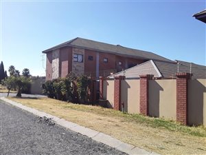2 Bed Apartment in Vanderbijlpark SE4