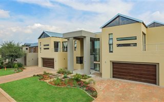 6 Bedroom House in Serengeti