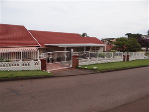 4 Bed House in Red Hill