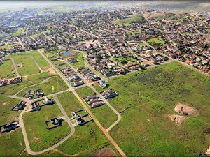 735 m² Land available in Vredenburg