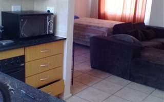 Bachelor apartment in Klippoortje
