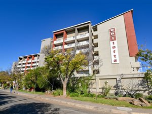 2 Bed Apartment in Universitas