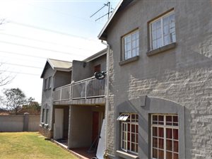 2 Bed Apartment in Bronberg
