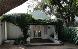 2 Bedroom Garden Cottage in Parkview