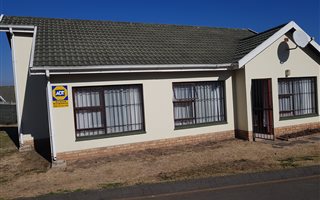 3 Bedroom Simplex in Cleland