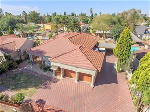 4 Bed House in The Reeds