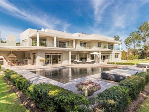 4 Bed House in Parel Vallei