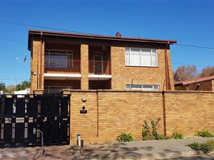 5 Bed House in Kensington