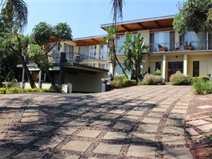 5 Bed House in Groenkloof