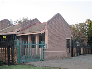 2 Bed Simplex in Rensburg