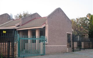 2 Bedroom Simplex in Rensburg