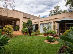 3 Bed House in Cedar Lakes