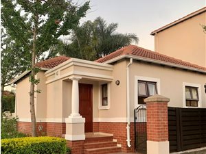 2 Bed Townhouse in Sunninghill