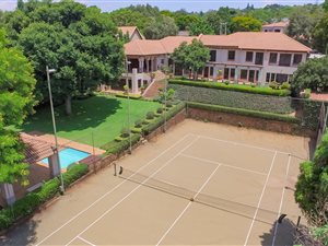 5 Bedroom House in Waterkloof