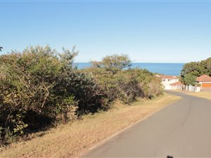 777 m² Land available in Cintsa
