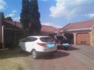 4 Bed House in Vanderbijlpark SE2