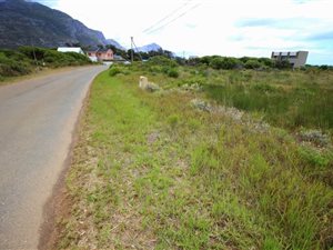 600 m² Land available in Bettys Bay