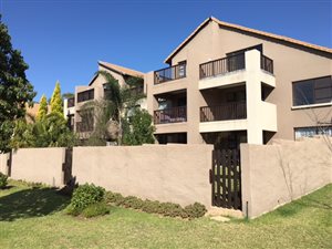 3 Bed Apartment in Paulshof