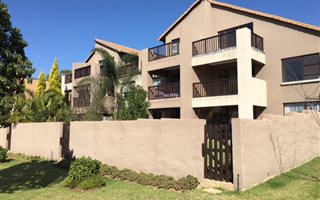 3 Bedroom Apartment in Paulshof
