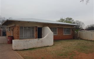 3 Bedroom House in Vanderbijlpark CW1