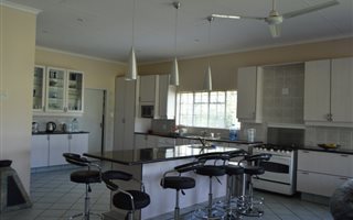4 Bedroom Apartment in Vaal River