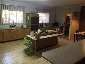 4 Bed House in Country View