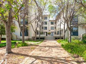 2 Bed Apartment in Somerset West Central
