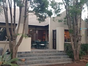 3 Bed Townhouse in Pinehaven