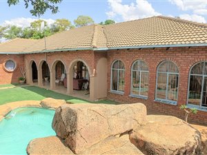 5 Bed House in The Orchards