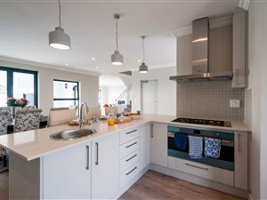3 Bed House in Somerset West Central