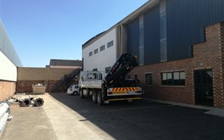 900 m² Industrial space in Driehoek
