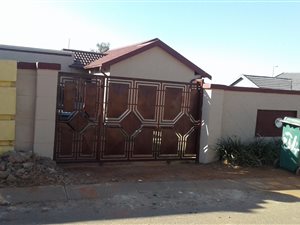 3 Bed House in Roodekop